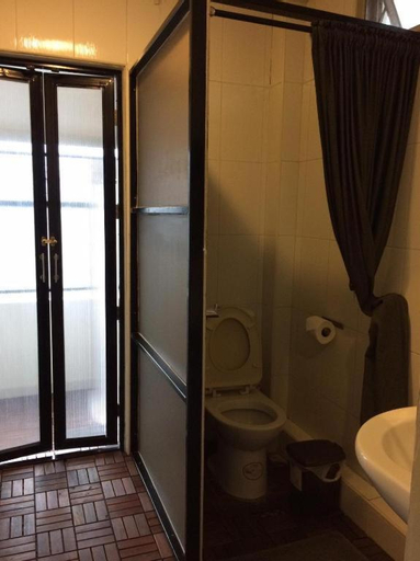 Bathroom 5
