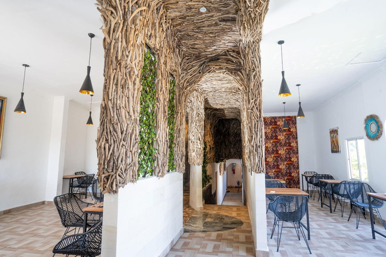 Food & Drinks 5, Oki Taru Residence, Badung