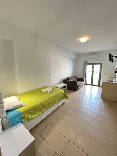 Bedroom 4, Hotel Omiros, South Aegean