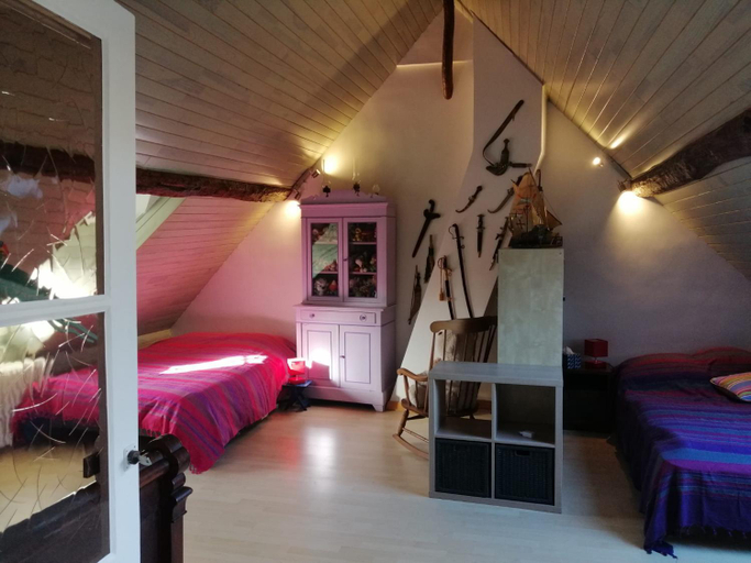 Others 2, Maison d'hotes La Source, Yvelines