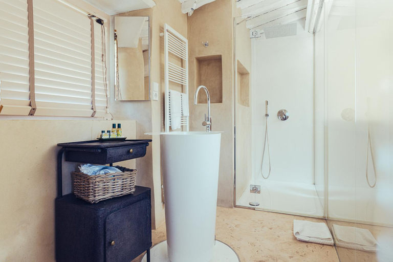 Bathroom 27
