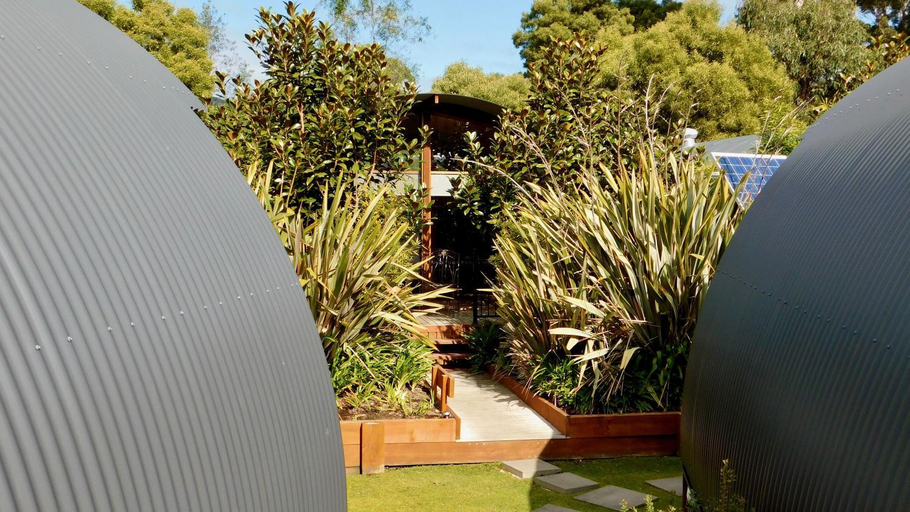 Exterior & Views