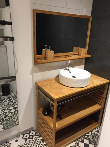 Bathroom, Chambre paisible avec vue sur la montagne, Jura