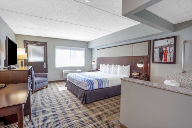 Bedroom 3, AmericInn by Wyndham Madison South, Dane