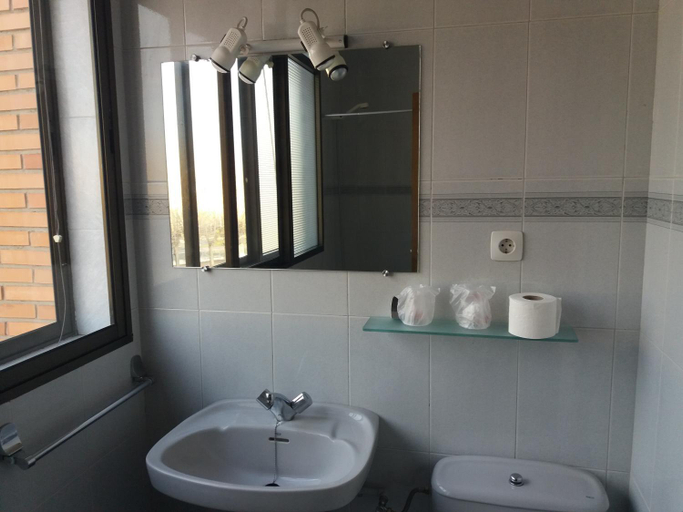 Bathroom 2, Centro San Viator, Valladolid