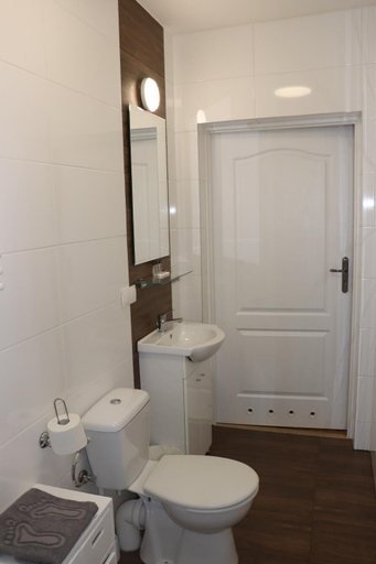 Bathroom 2, Dworek pod swierkami, Jelenia Góra City