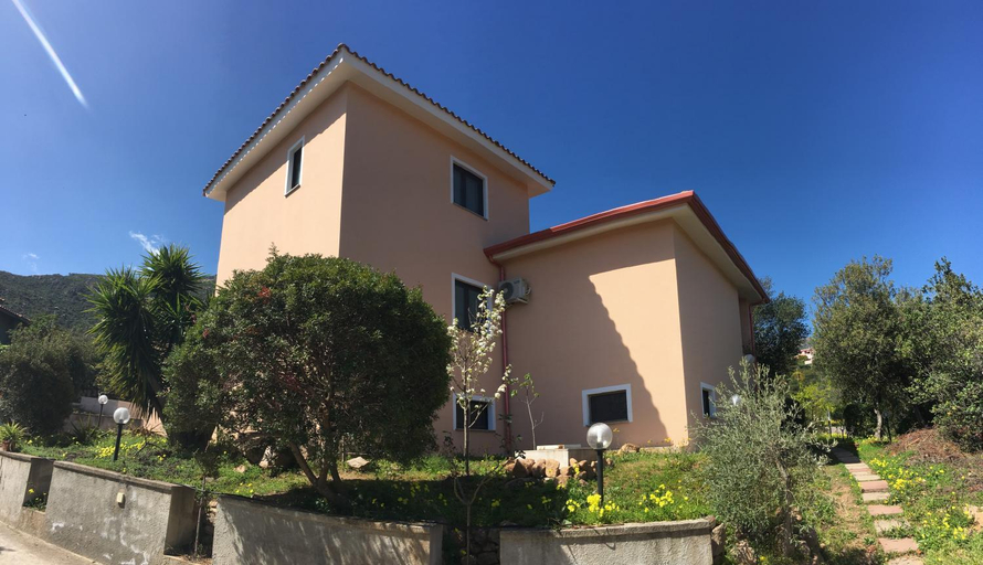 Others 5, Casa Mariluka, Cagliari