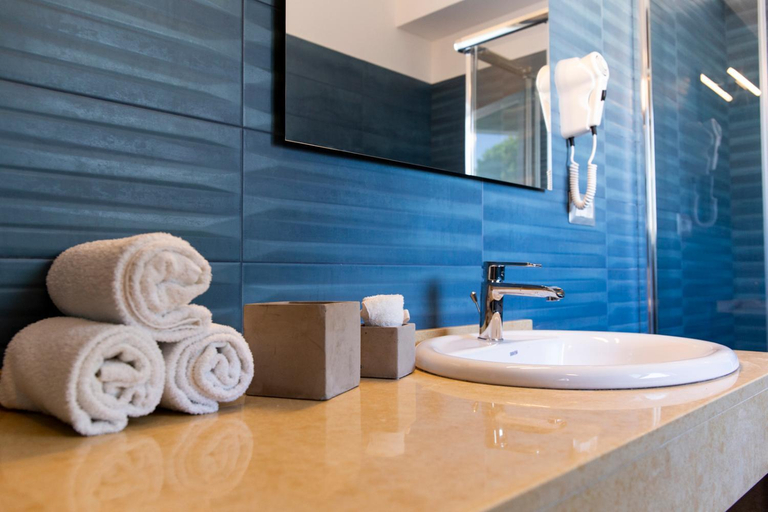 Bathroom 4, Hotel San Vincenzo Resort, Matera