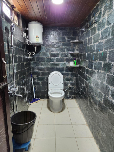 Bathroom 3, Monkey Mud House and Glamps, Bir, Kangra