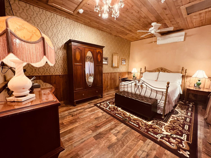 Bedroom 1, The Russ House, Cochise