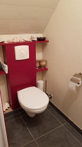 Bathroom 2, Les Korrigans, Finistère