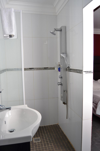 Bathroom 2, Casadeross, City of Tshwane