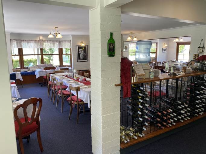 Food & Drinks 5, Girraween Country Inn, Stanthorpe