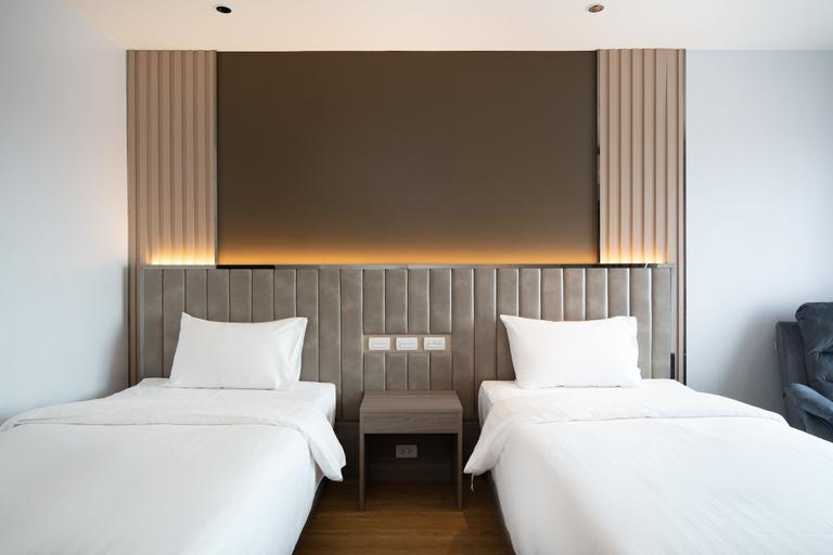 Bedroom 3, Crystal Srivaree Suvarnabhumi Hotel, Bang Sao Thong