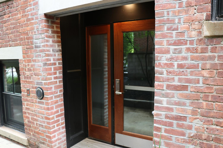 A Stylish Stay w/ a Queen Bed, Heated Floors.. #14, Norfolk