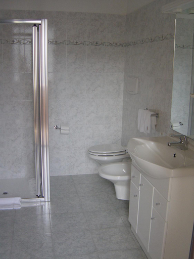 Others 4, Hotel Domus, Chieti