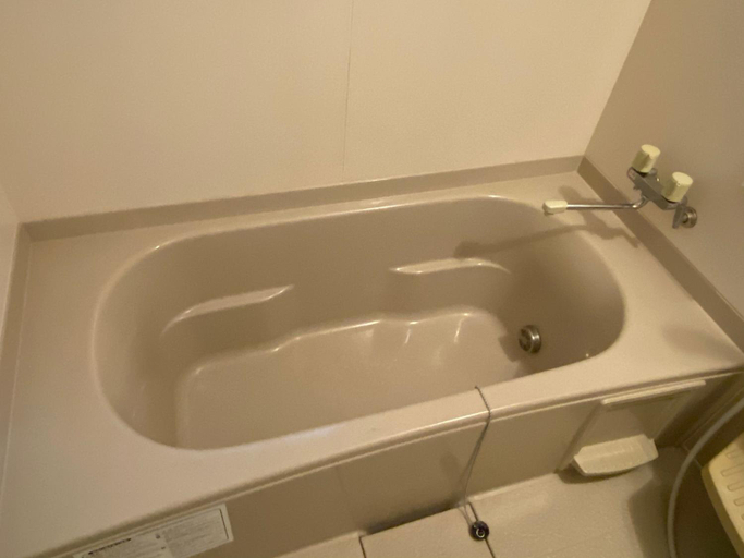 Bathroom 2, Maguro House, Osaka
