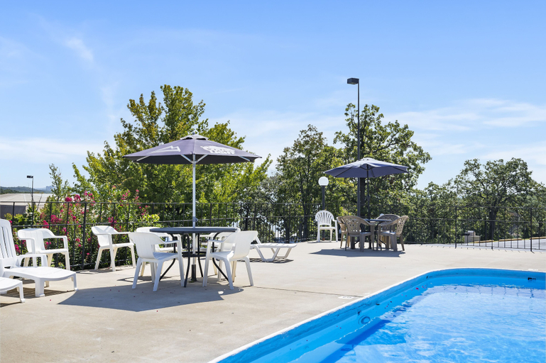 Sport & Beauty 3, Rock Lane Resort & Marina, Stone