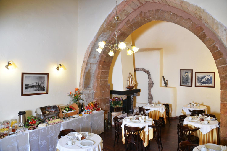 Food & Drinks 5, PORTO DEL COLOMBO, Crete