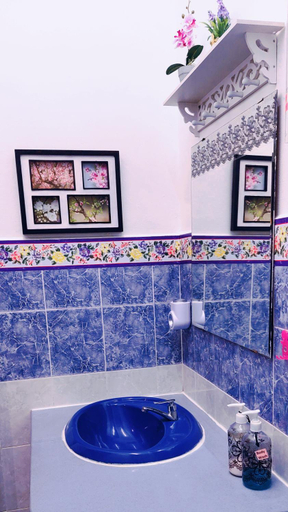 Bathroom 2, The Floral Home, Malacca City