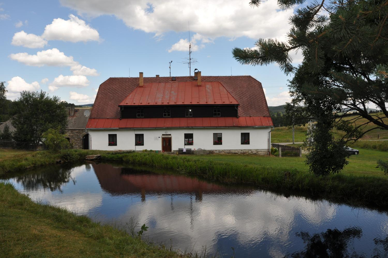 Others 3, Bauru Dvur, Prachatice
