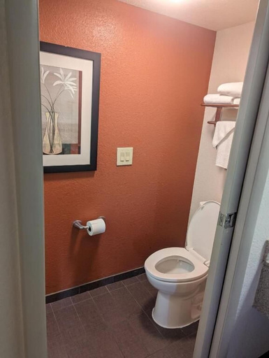 Bathroom 4, Sleep Inn Pelham Oak Mountain, Shelby