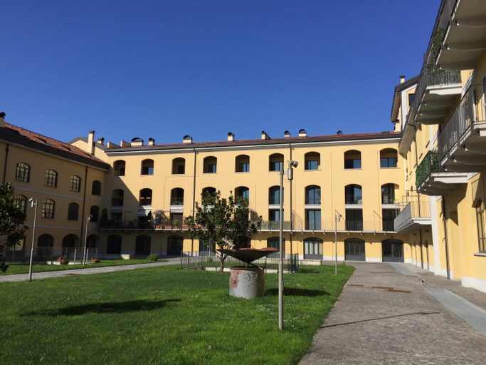 Exterior 8
