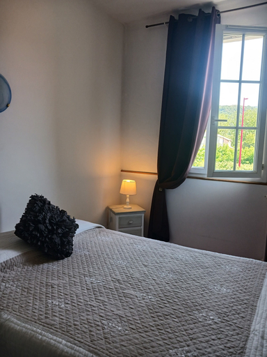 Bedroom 2, Hotel du Lac, Alpes-de-Haute-Provence