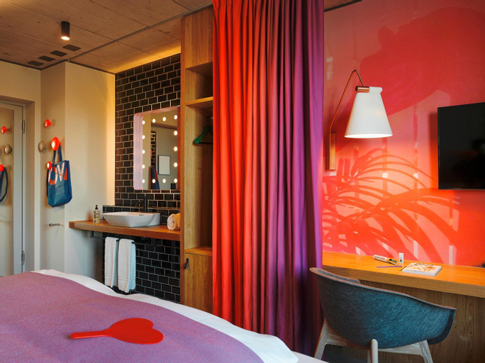 Bedroom 8