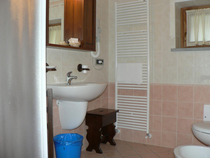Bathroom 3, Hotel Villa Plinia, Torino