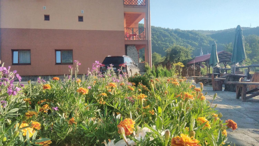 Others 5, Bilovoddya Hotel, Velykobereznians'kyi