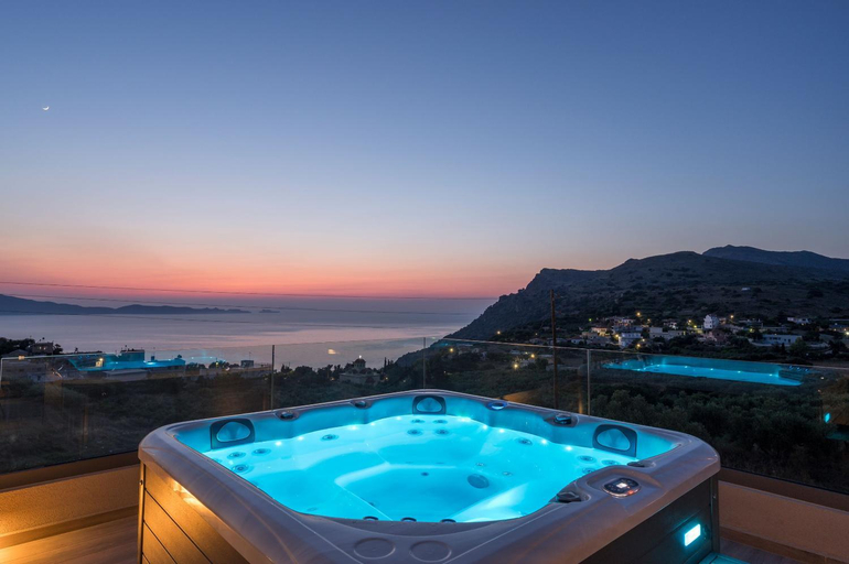 Sport & Beauty 2, Villa Ekphrasis with sea view and jacuzzi, Crete