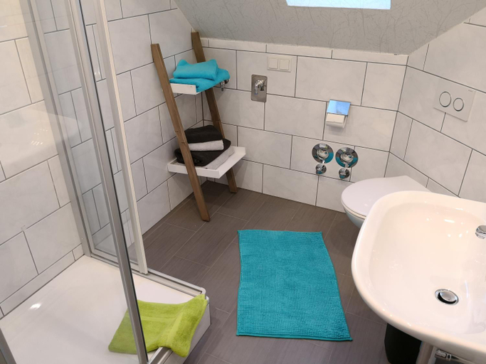Bathroom 3, Ferienwohnung Gebauer, Südwestpfalz