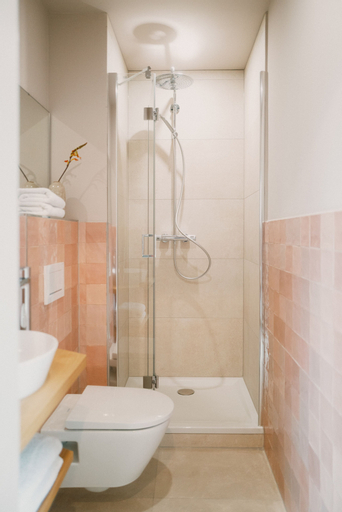 Bathroom 14