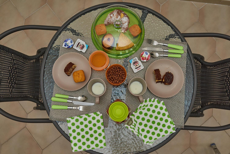Food & Drinks 3, Bed and Breakfast Station, Brindisi