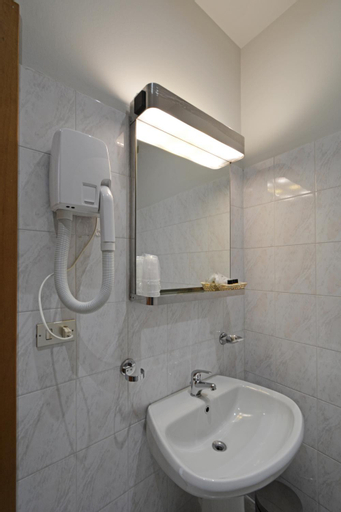 Bathroom 5