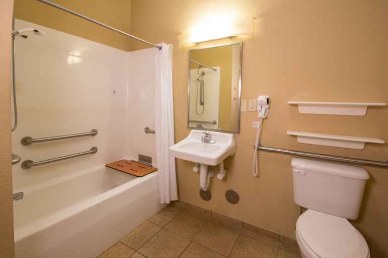 Bathroom 5, Candlewood Suites ALABASTER, Shelby