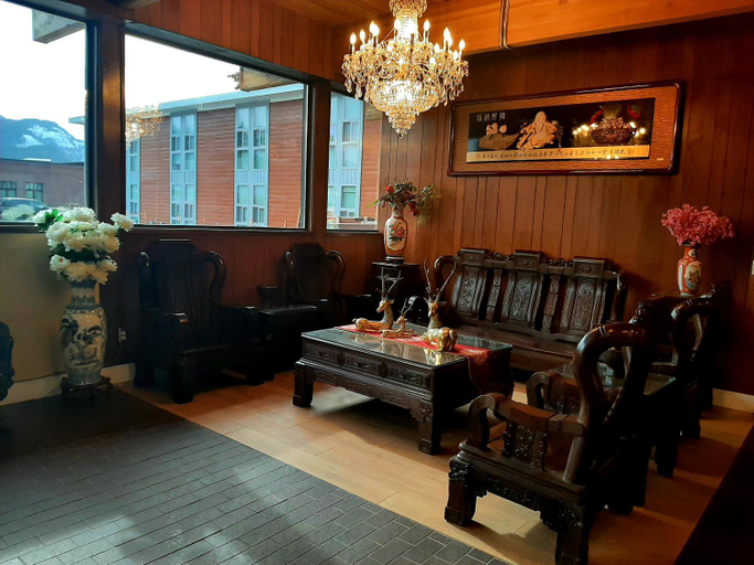 Public Area 4, Grizz Hotel, Columbia-Shuswap
