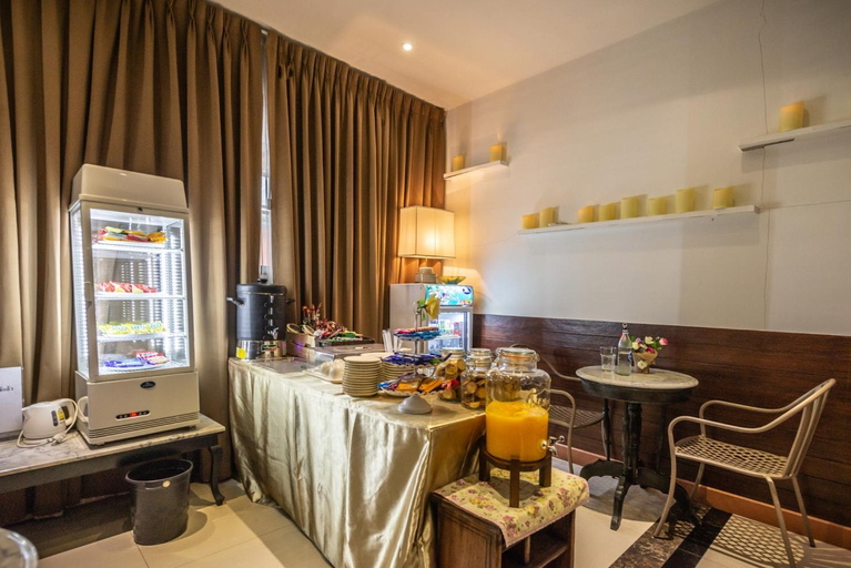 Food & Drinks 4, At 42 Residence, Bang Plad