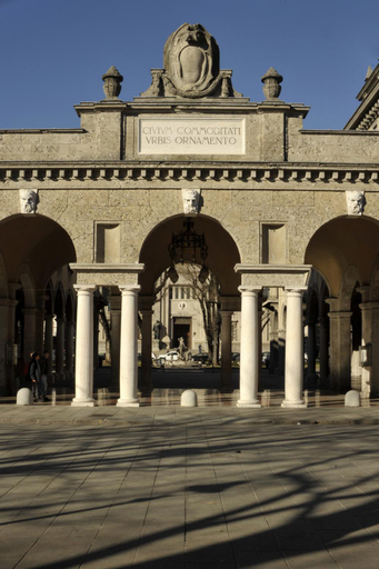Exterior & Views 2, Bergamo Inn 15, Bergamo
