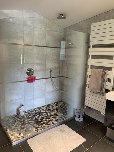 Bathroom 15