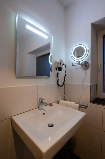 Bathroom, Bingers kleine Scheune, Viersen