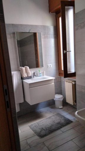 Others 4, B&B Perbaccobar, Brescia