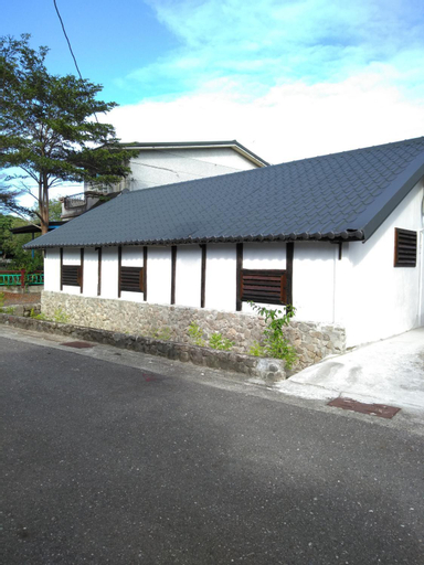 Exterior 3