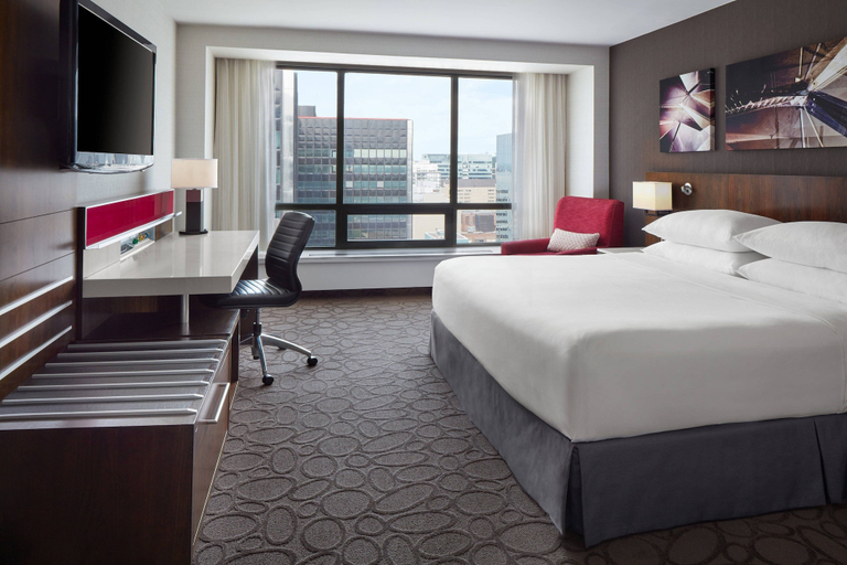 Bedroom 2, Delta Hotels by Marriott Ottawa City Centre, Ottawa