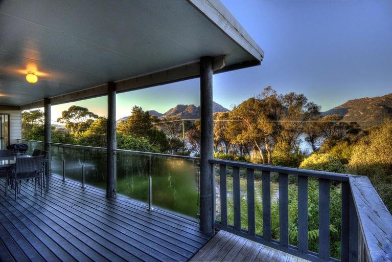 Others 2, Cove Beach Apartment 2 ~ Ocean & Mountian view, Glamorgan-Spring Bay