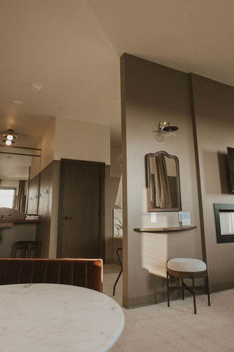 Bedroom 4, The Atlee Suites, Holmes