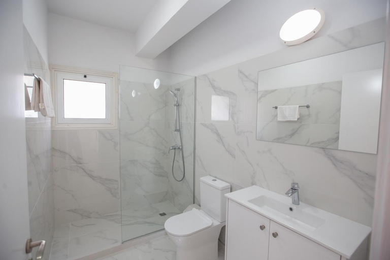Bathroom 3, Jason Villas