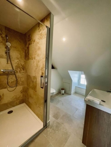 Bathroom 5, La Suite, Manche