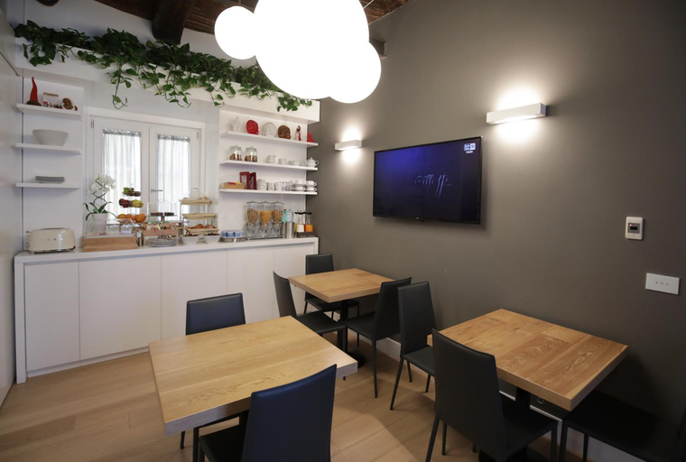 Food & Drinks 5, B&B LIONORA, Napoli